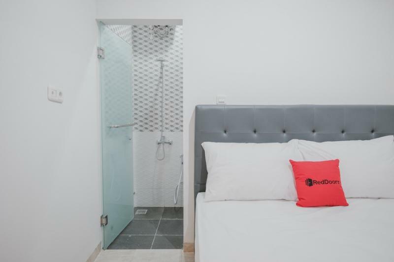 Reddoorz Near Taman Palem Hotel Jakarta Buitenkant foto